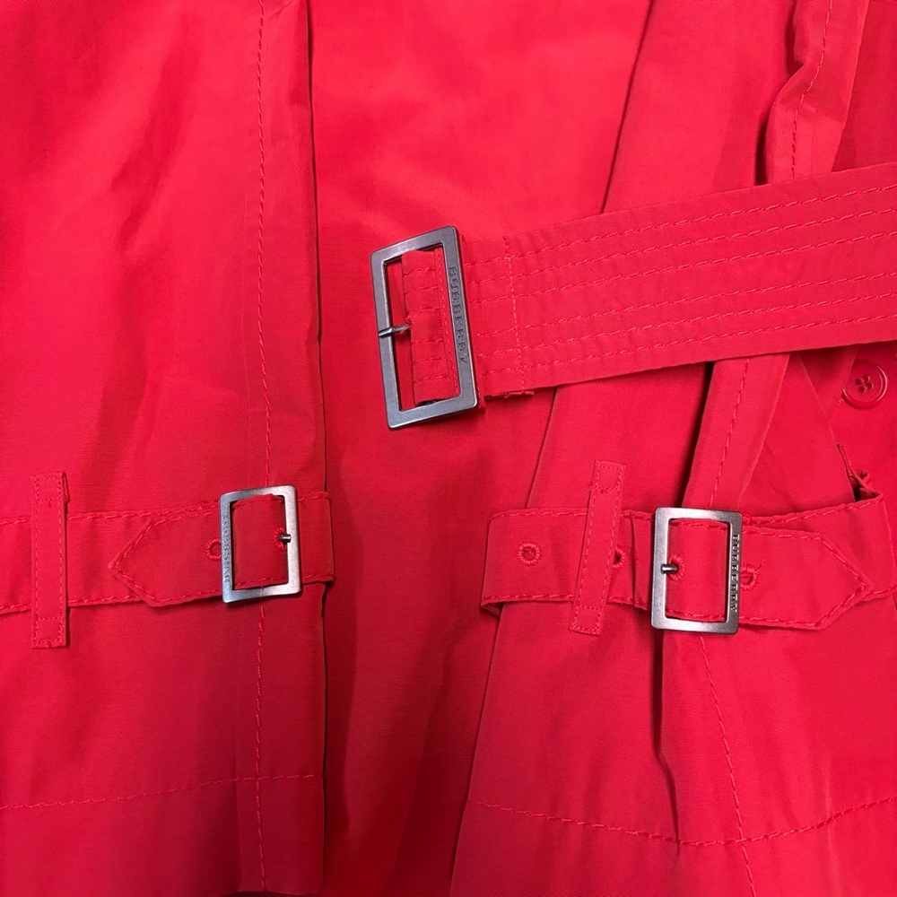 Burberry trench coat. - Picture 9 of 16